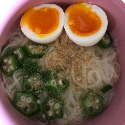 オクラ好きの息子に「めっちゃ美味しい！200点！」と好評でした。麺つゆに飽きていたので簡単で新しいレシピ、また作ります。